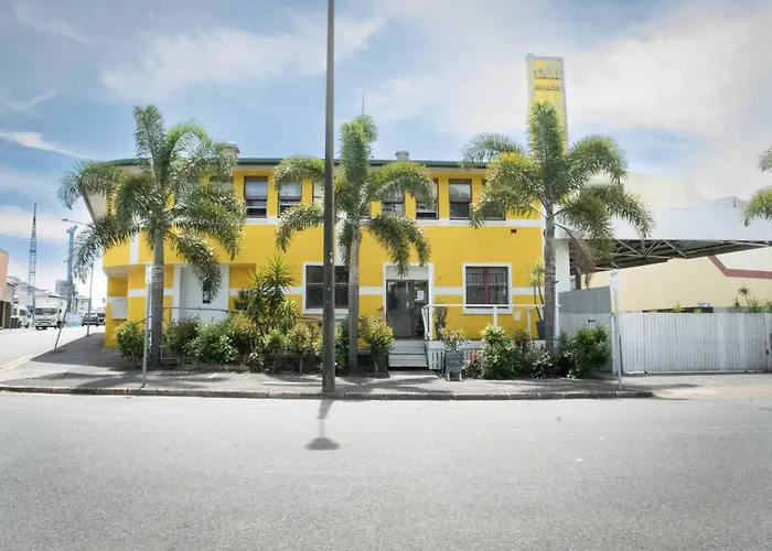 Habitat BackpackersHostel